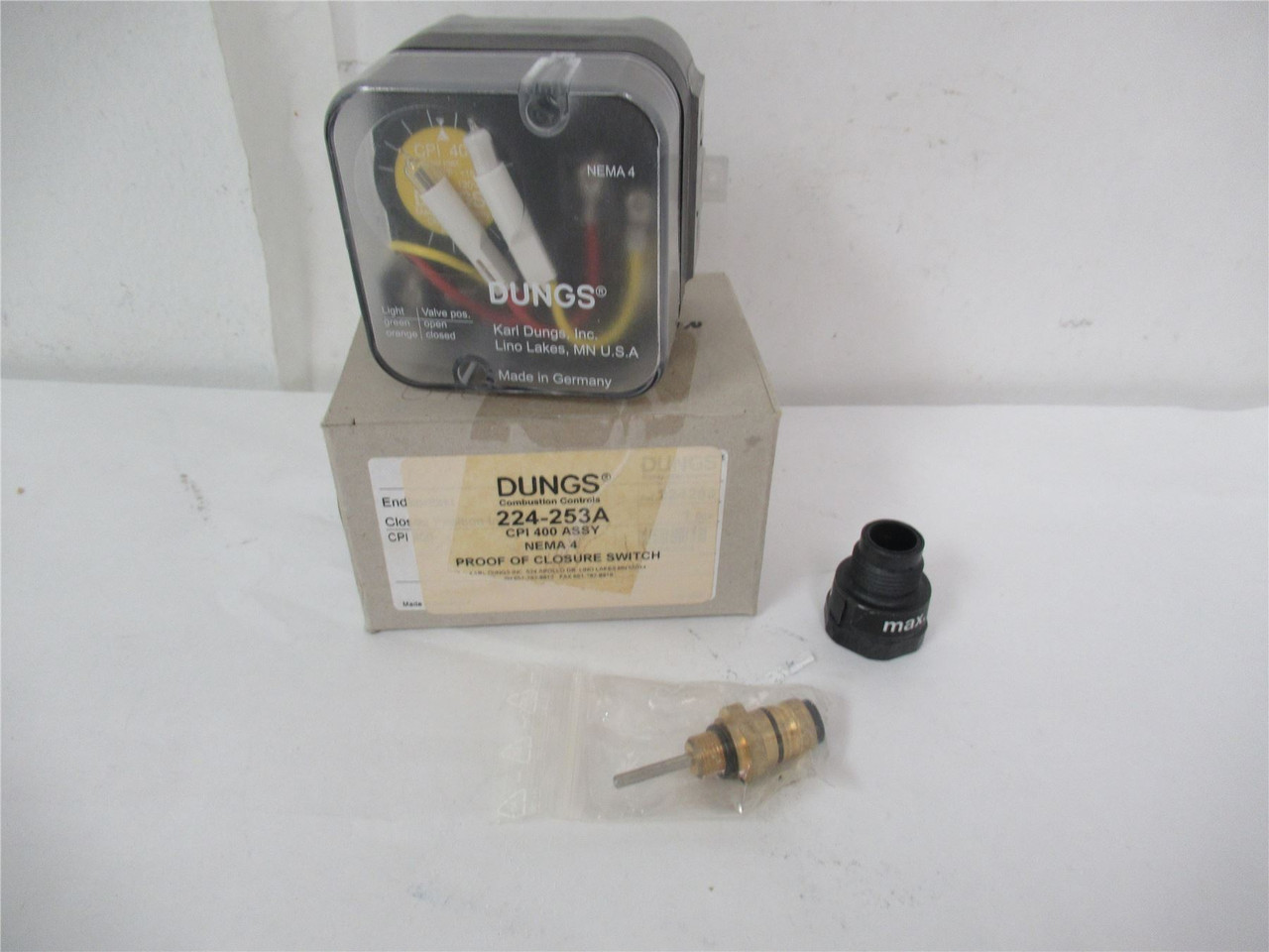 Dungs 224-253A; Time Delay Relay Switch NEMA 4