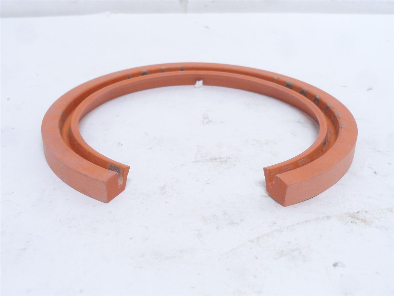 Garlock 25284-2702; Split Oil Seal; 3.82"ID x 5.042"OD