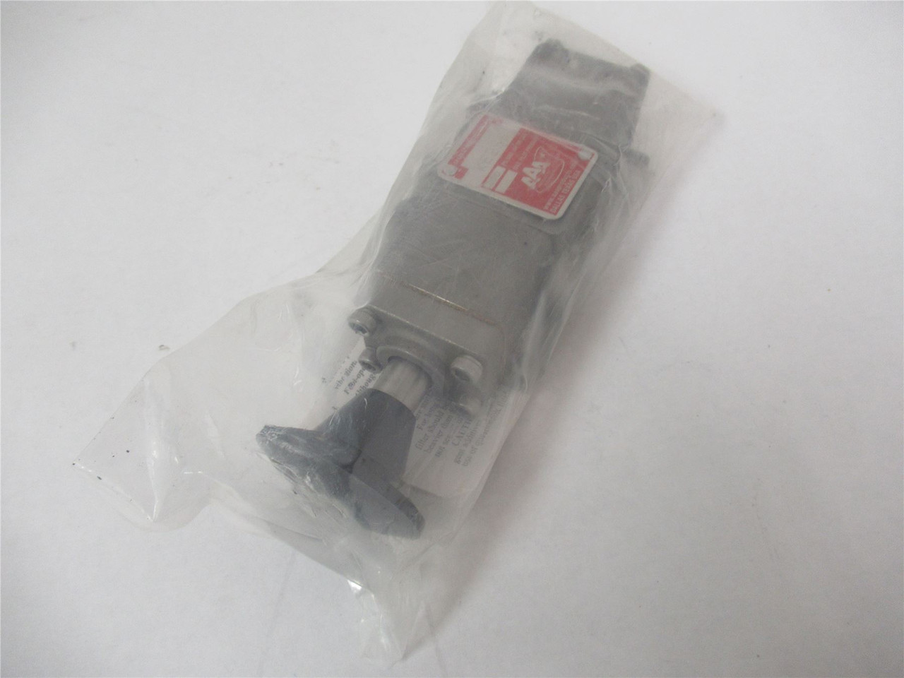 AAA Products KE2SS; Pneumatic Valve (handle is chipped)