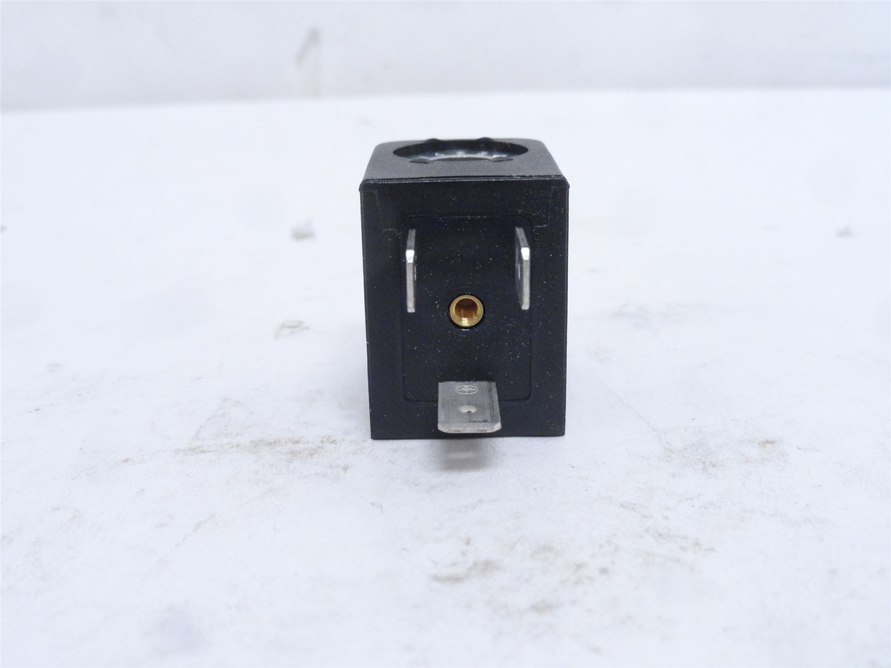 Parker P2FCB453; Solenoid Coil; 120VAC/67VDC; 3-Wire; 5/16"ID