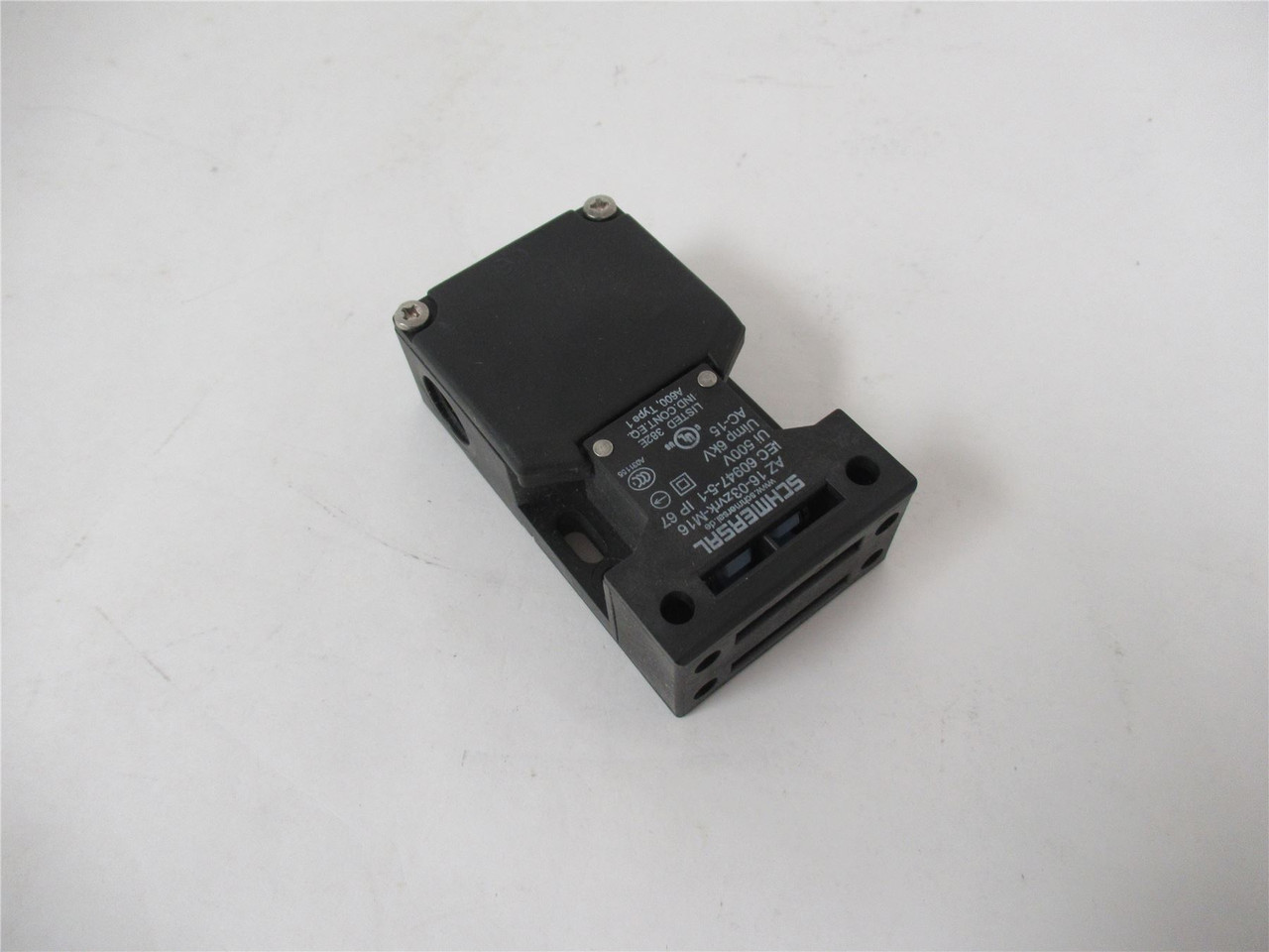 Schmersal AZ16-03ZVRK-M16; Saftey Switch 3)NC Contacts 4A