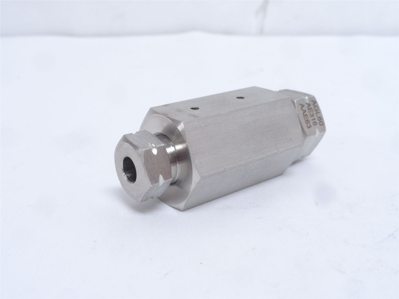 Flow International FI60F4633; Coupler; SS; 3/8"ID x 1/4" Tube