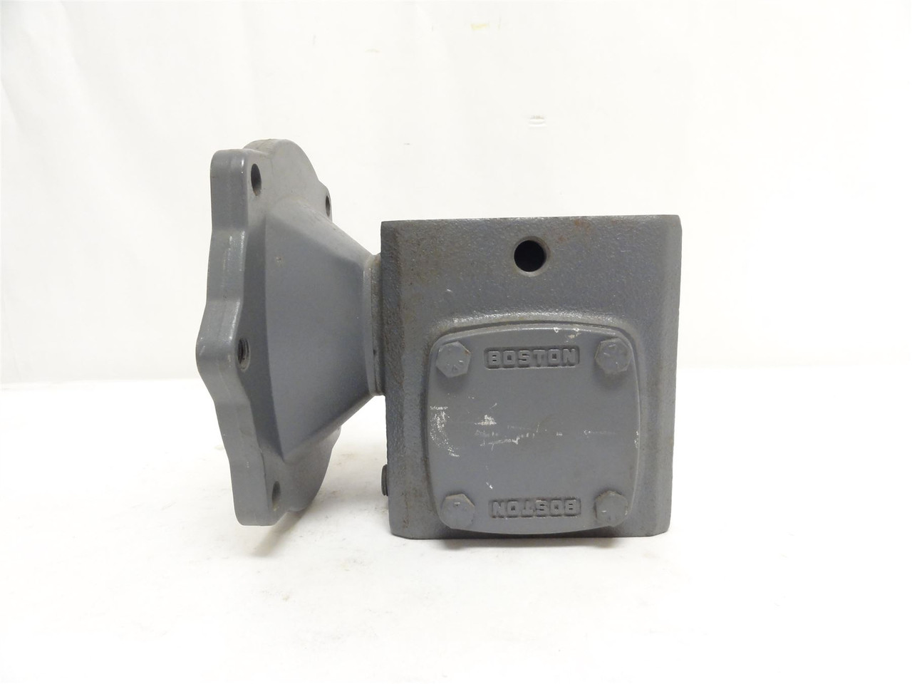 Boston Gear F713-30-B5-G; Gear Speed Reducer; RA; 30:1 Ratio