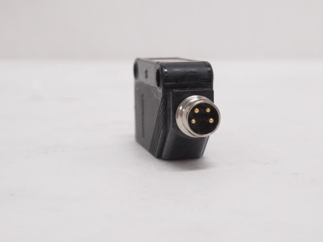 Omron E3Z-D66; Diffuse PE Sensor W/Cable; 12-24VDC