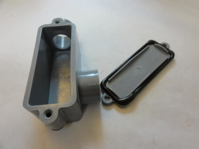 Carlon E985D; L-4 Conduit Body; Size: 1/2" LR; AWG-4