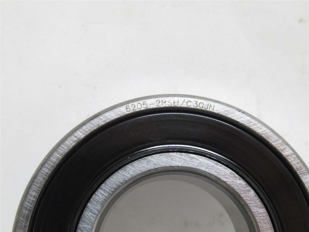 SKF 6205-2RSJEM; Ball Bearing; 25mmID x 52mmOD x 15mm Wide