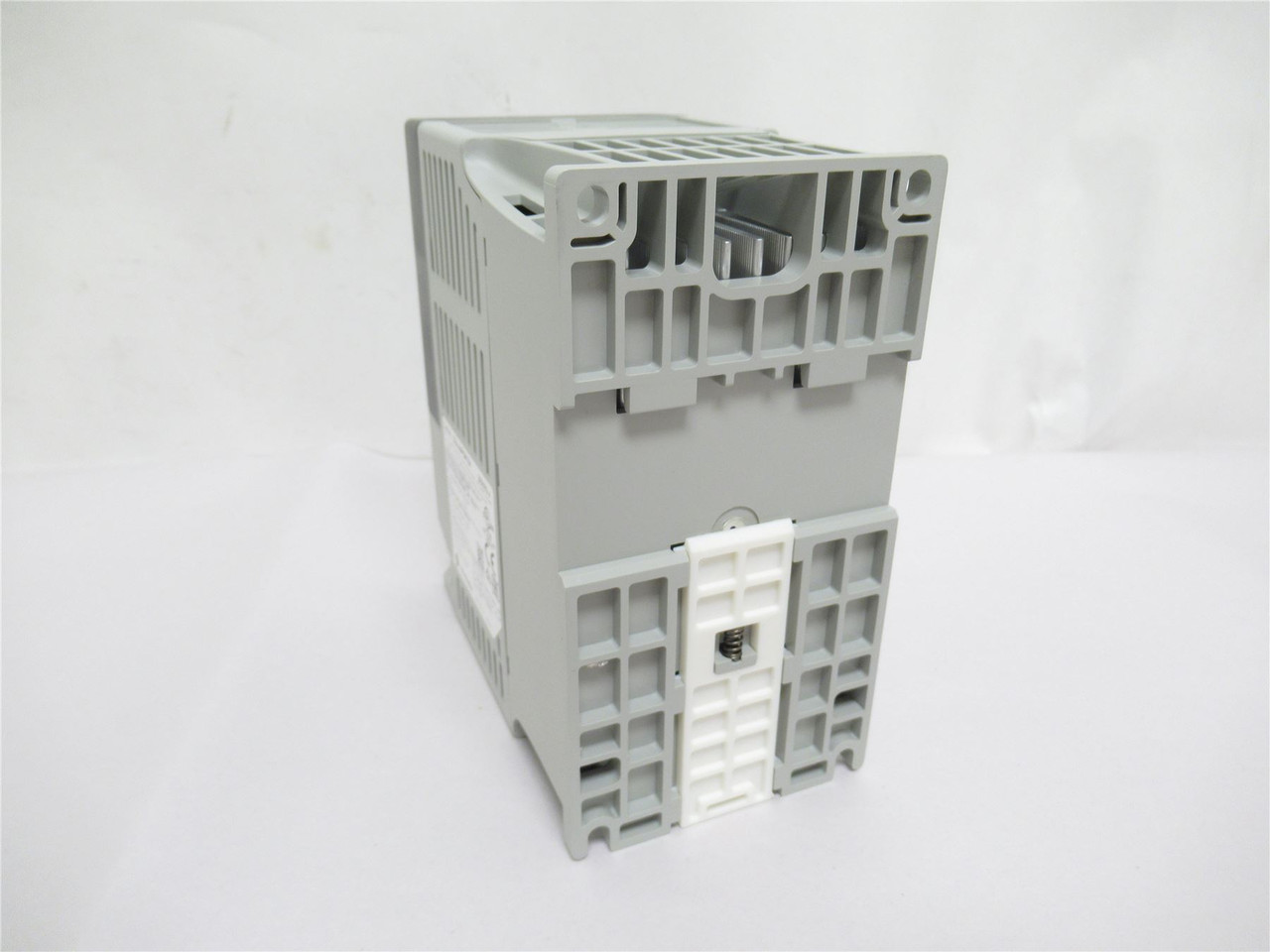 Allen-Bradley 22A-A4P5N104; AC Drive 240VAC1HP IN-1ph OUT-3ph