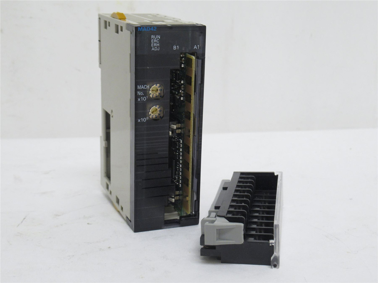 Omron CJ1W-MAD42; PLC Expansion Module 5VDC