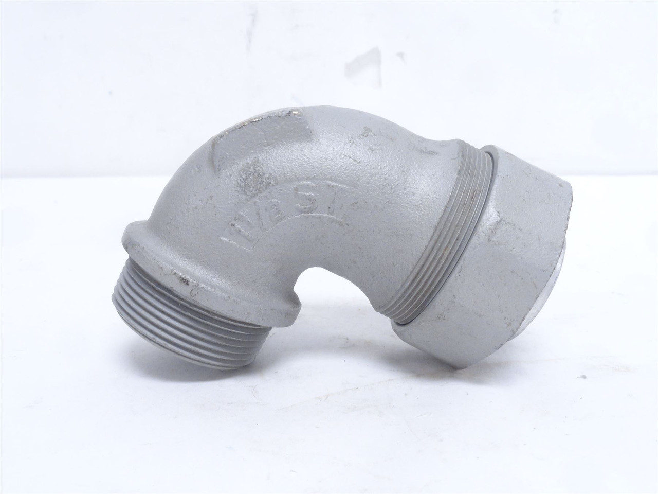 Appleton ST90150; Liquid Tight Connector; 90 Degrees; 1-1/2"