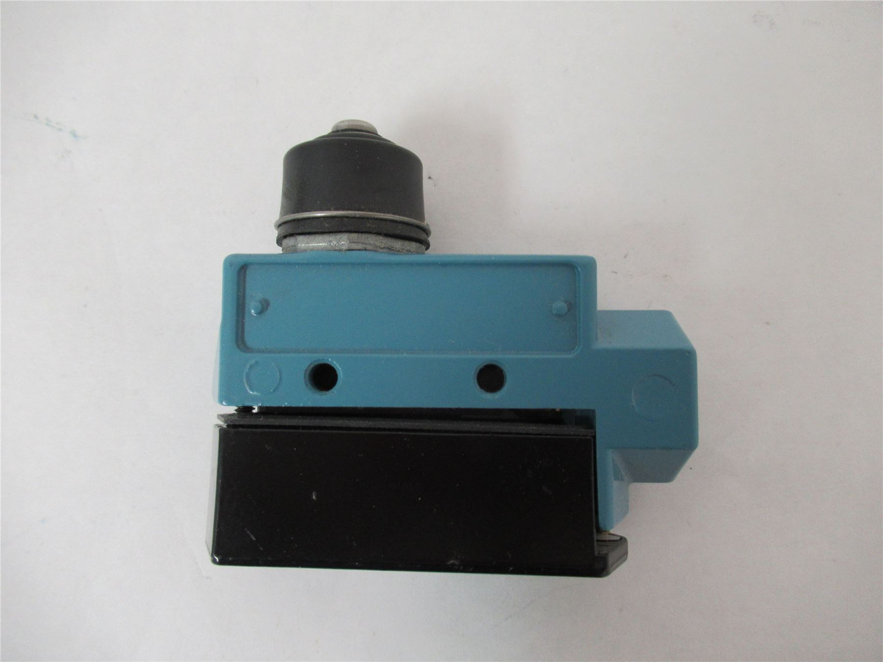 Honeywell BZE62RN39; Limit Switch 15 A 600 VAC  250 VDC