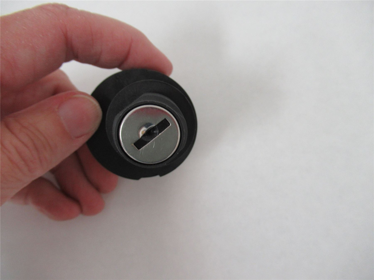 Raymond 1020341/002; Key Switch (no keys)