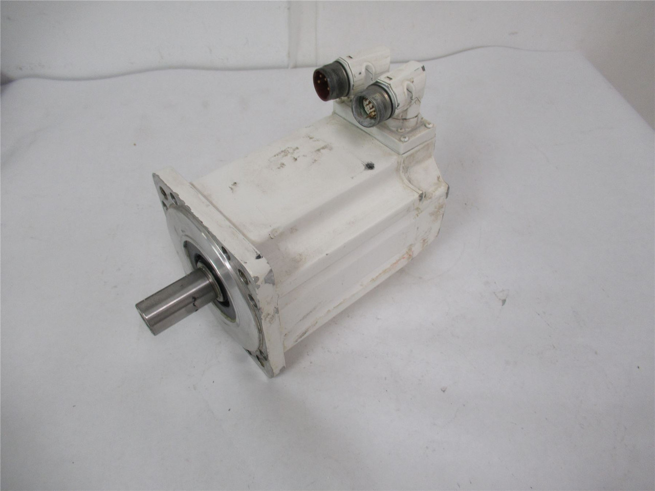 Allen-Bradley MPFB4530KMJ72BA; Servo Motor Food Grade