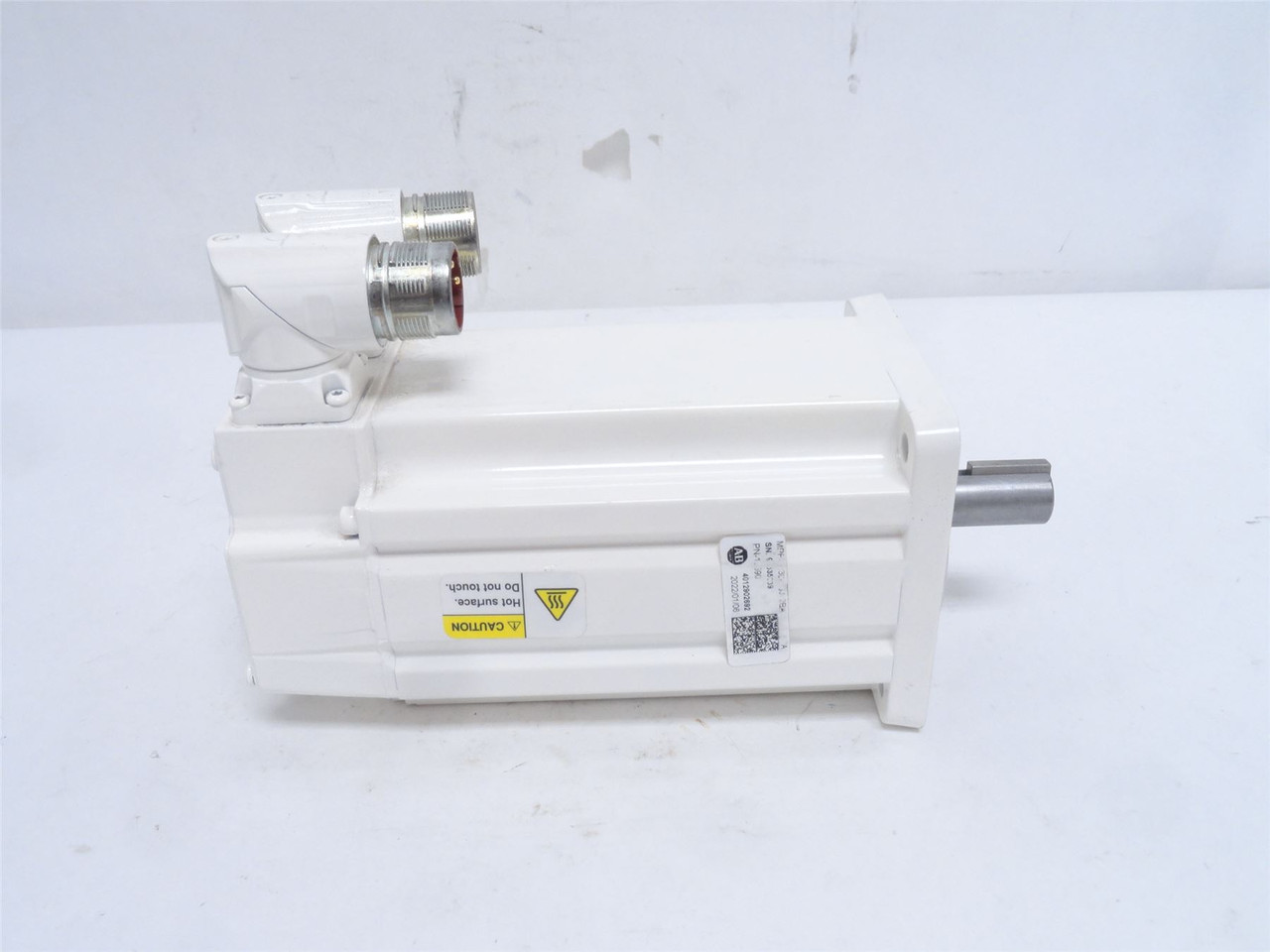 Allen-Bradley MPF-A330P-SJ72BA; Servo-Motor; 2.1HP; 240VAC
