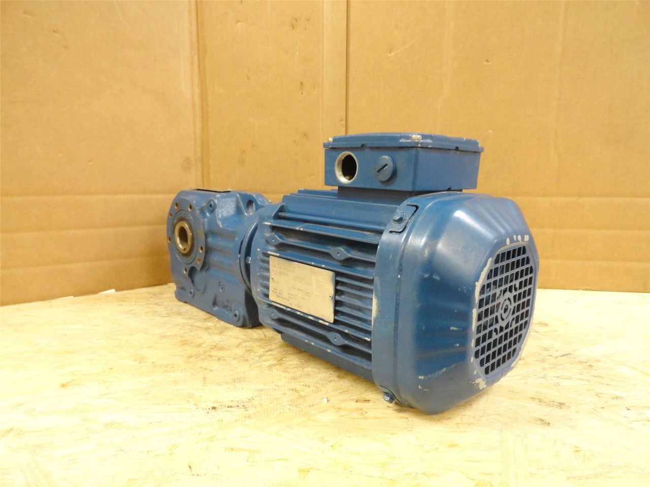 SEW KA37DRP90L4/DH; Gearmotor; 17.15:1 Ratio; 230/460V; 3PH