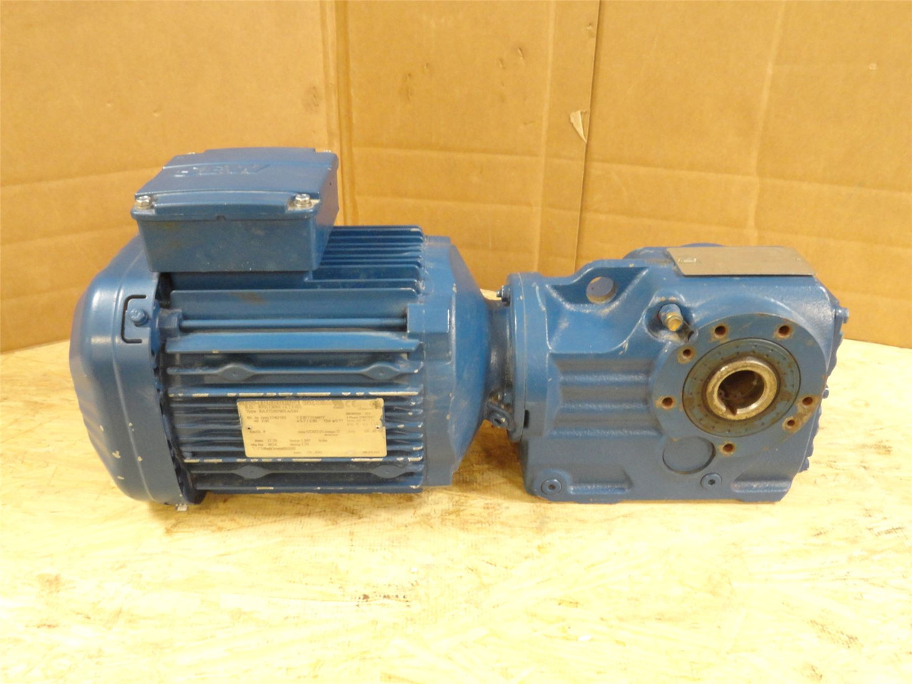 SEW KA37DRP90L4/DH; Gearmotor; 17.15:1 Ratio; 230/460V; 3PH