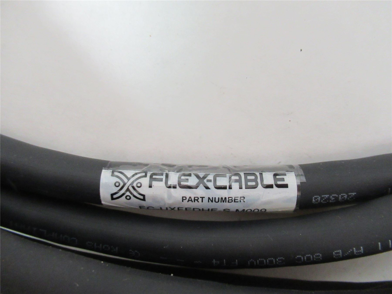 Flex-Cable FC-UXFFDHF-S-M009; Cable 19 PIN Female/15Pin Male