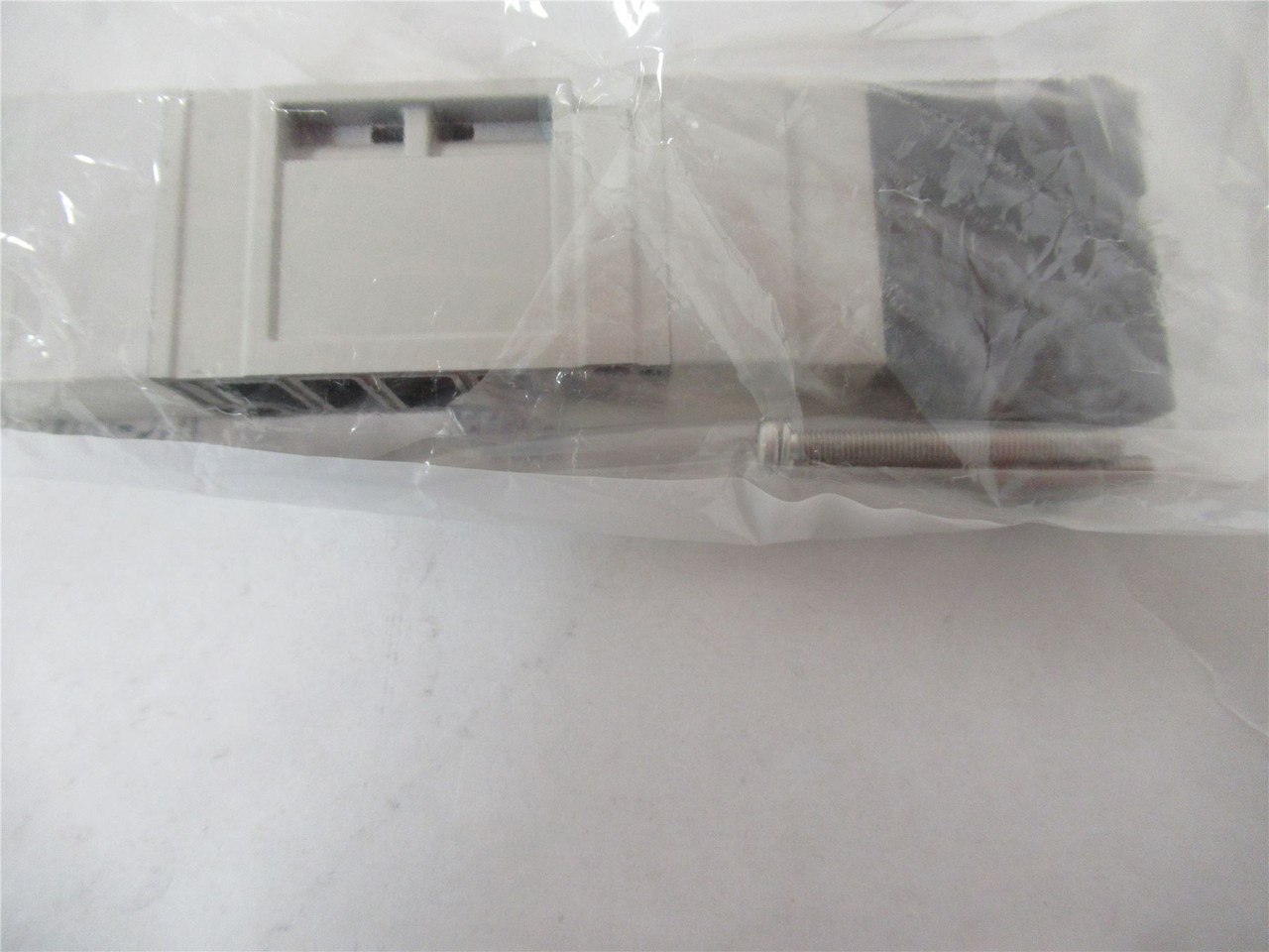 SMC SV2400-5FU; Solenoid Valve 24 VDC 0.2-0.7 MP