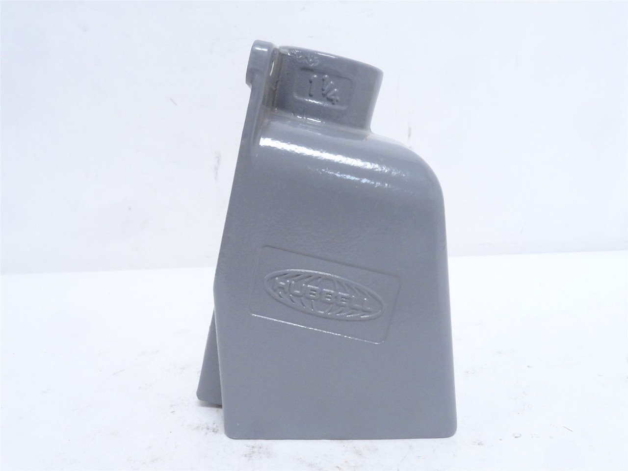 Hubbell BB601W; Aluminum Dead End Angle Back Box; 1-1/4NPT