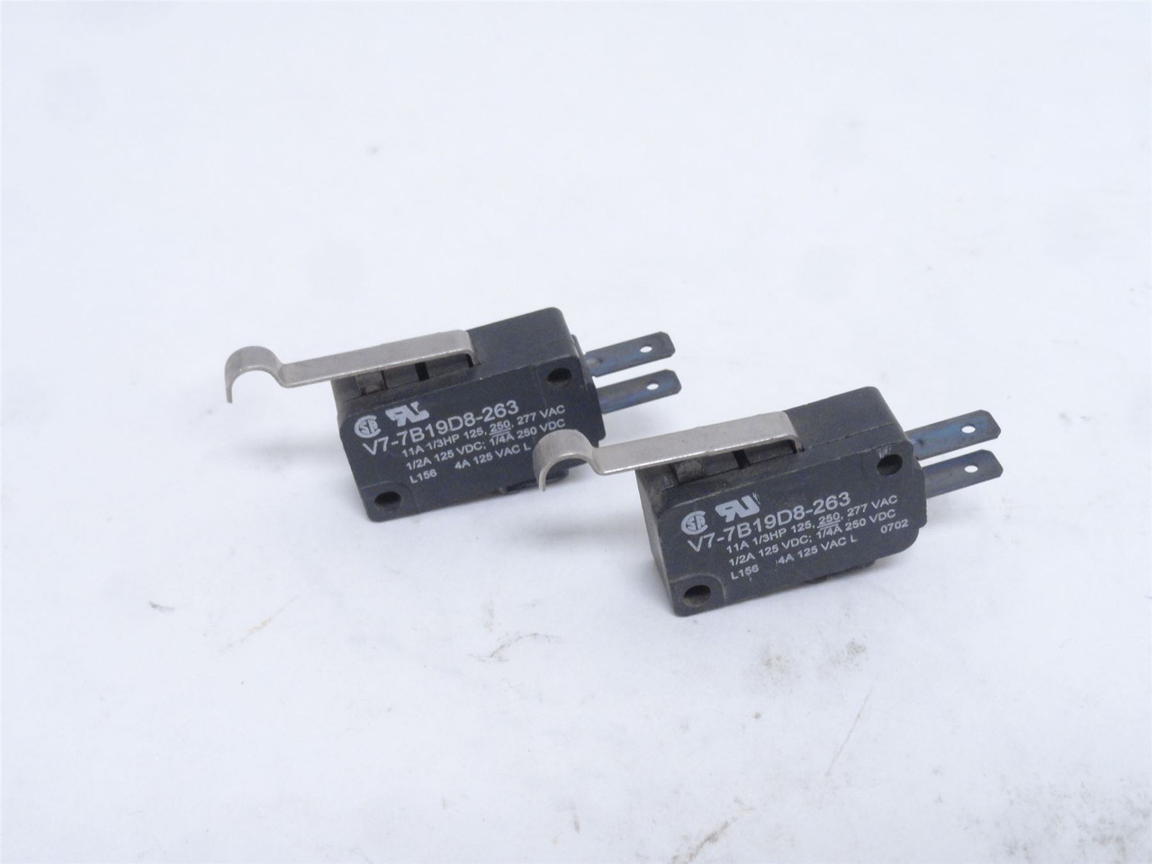 Micro-Switch V7-7B19D8-263; Lot-2 Basic Switches; 15A; 277 VAC
