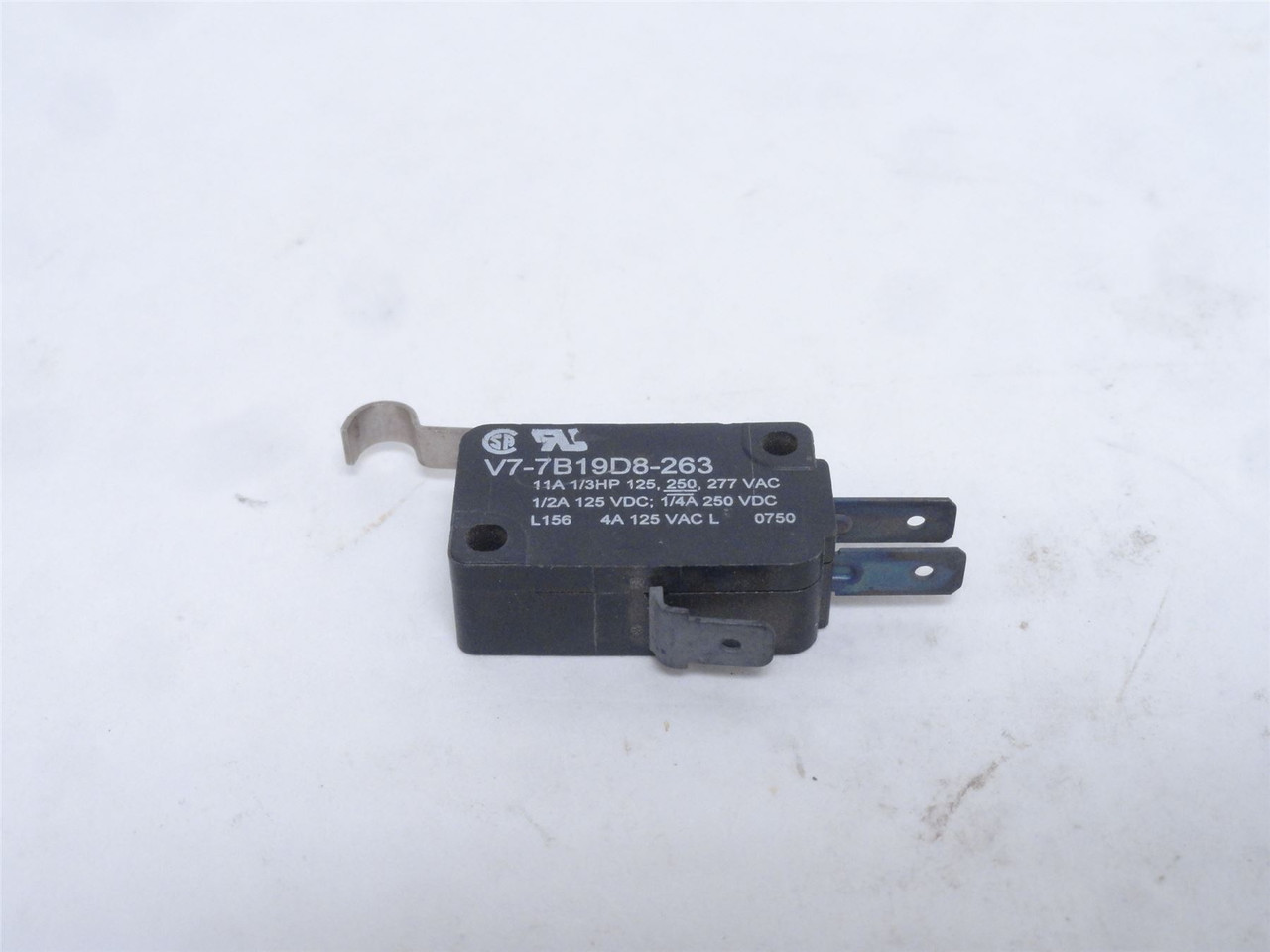 Micro-Switch V7-7B19D8-263; Lot-2 Basic Switches; 15A; 277 VAC