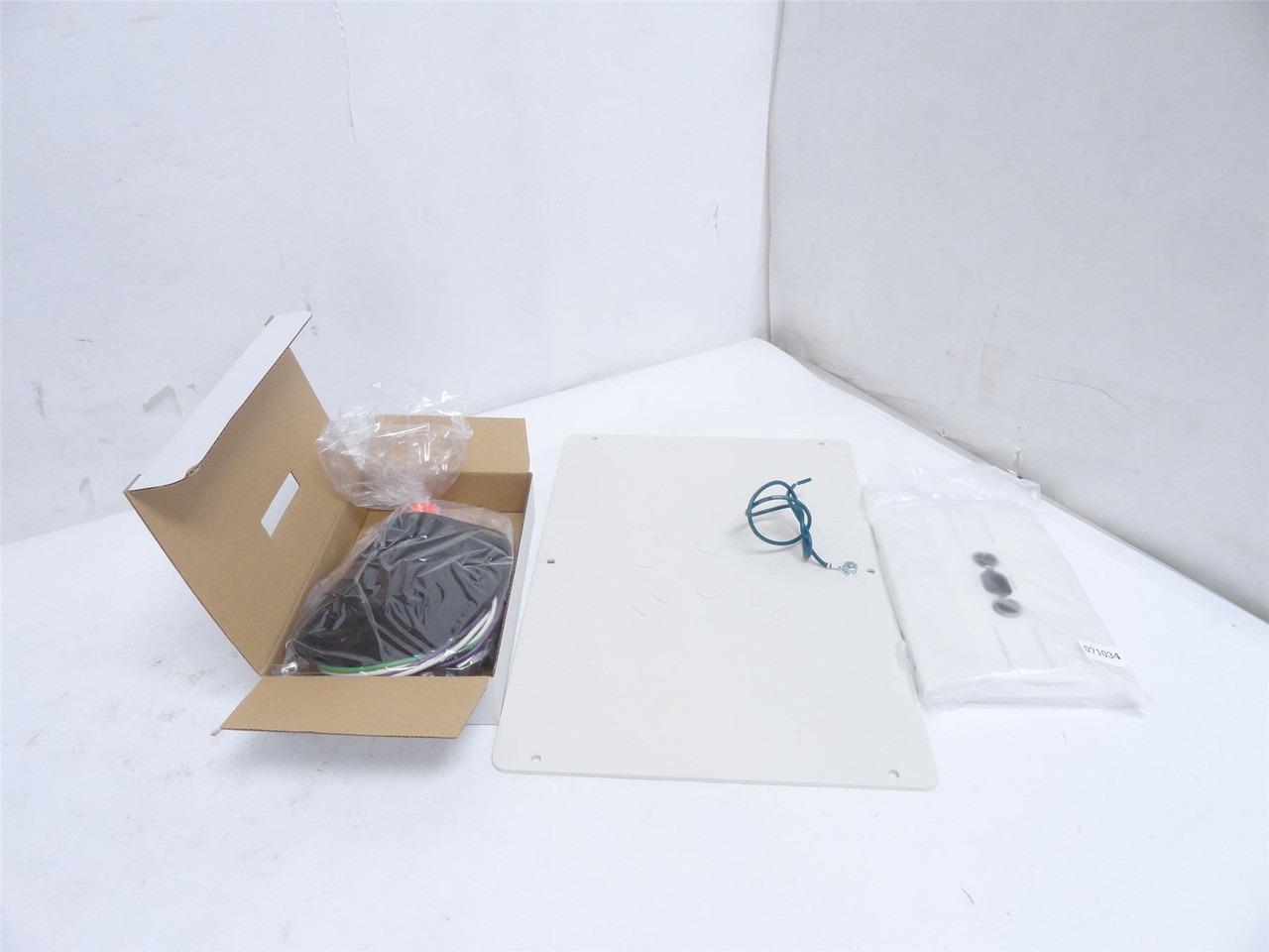 ABB WWSVX24N1RDA4X2LG; Exit Combination Unit; 120/277VAC