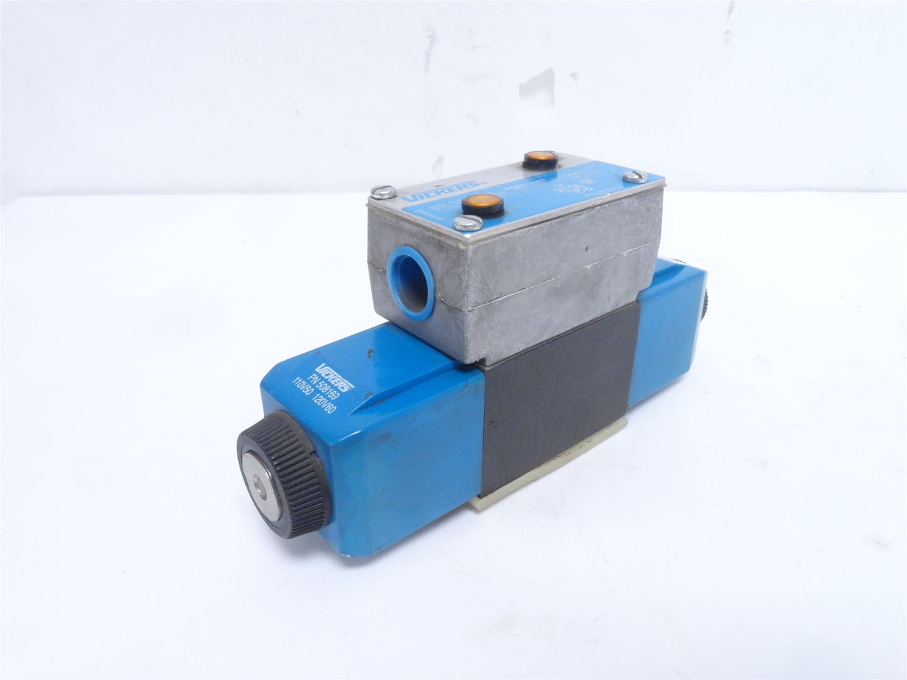 Vickers DG4V36NMFWLB660EN21; Solenoid Valve; 2300PSI; 110/120V