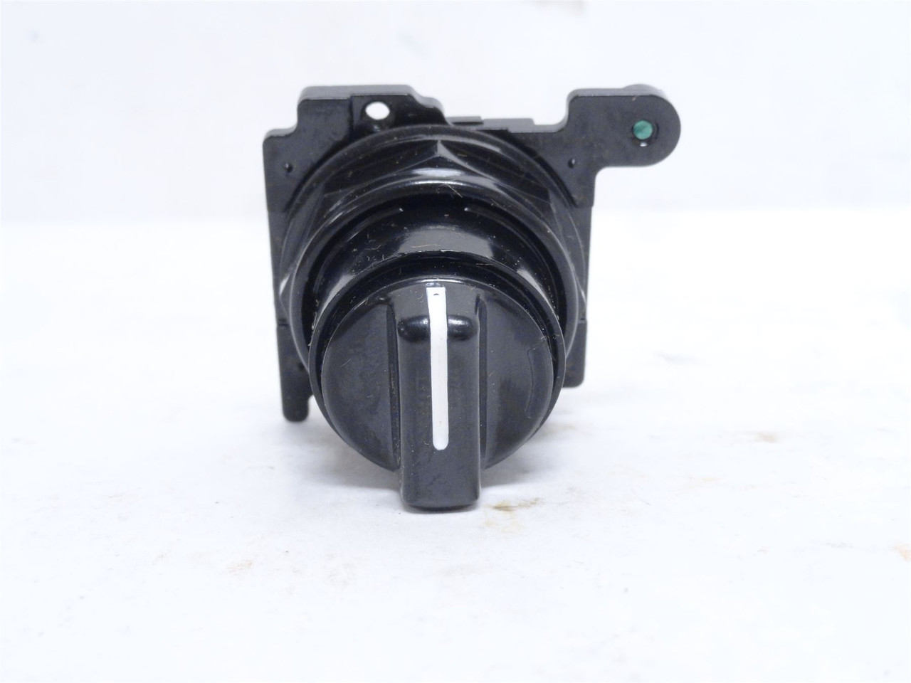 Eaton E34VMBK1; Extended Selection Switch; 3-Pos; Momentary