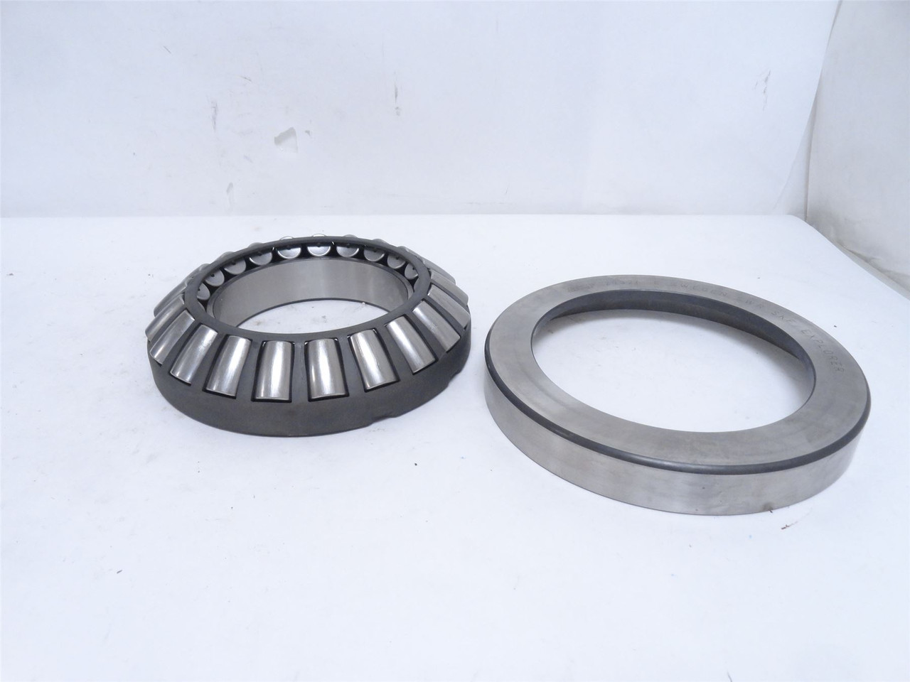 SKF 29326E; Spherical Roller Thrust Bearing 130mmID x 225mmOD