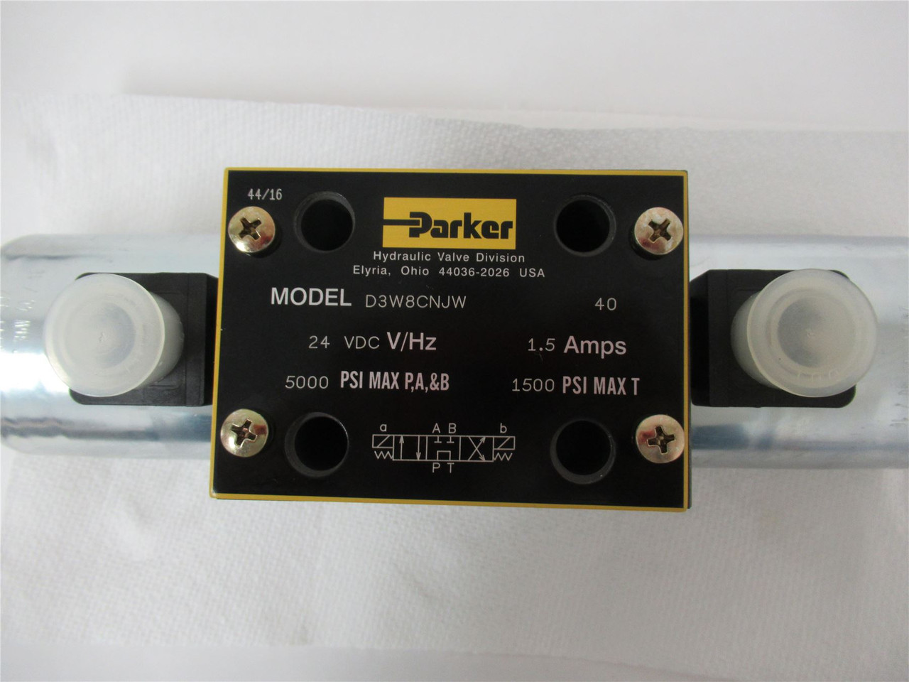 Parker D3W8CNJW; Hydraulic Valve 24 VDC 15 AMP 5000 PSI