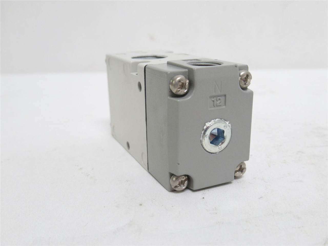 SMC VPA342-1-02NA; poppet Valve; Air Pilot; 0.2-1MPa; 1/4NPT