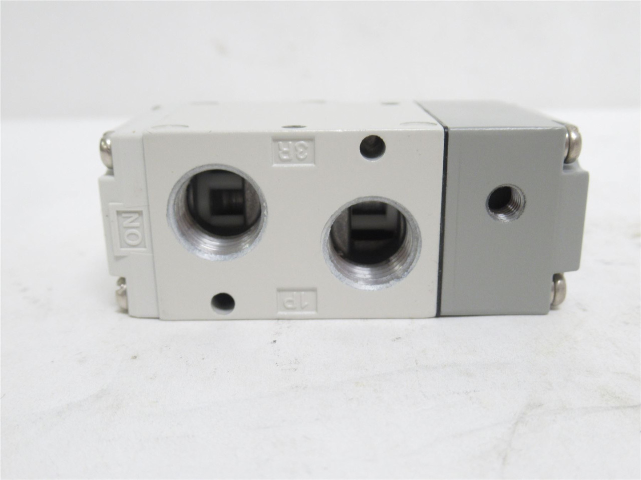 SMC VPA342-1-02NA; poppet Valve; Air Pilot; 0.2-1MPa; 1/4NPT