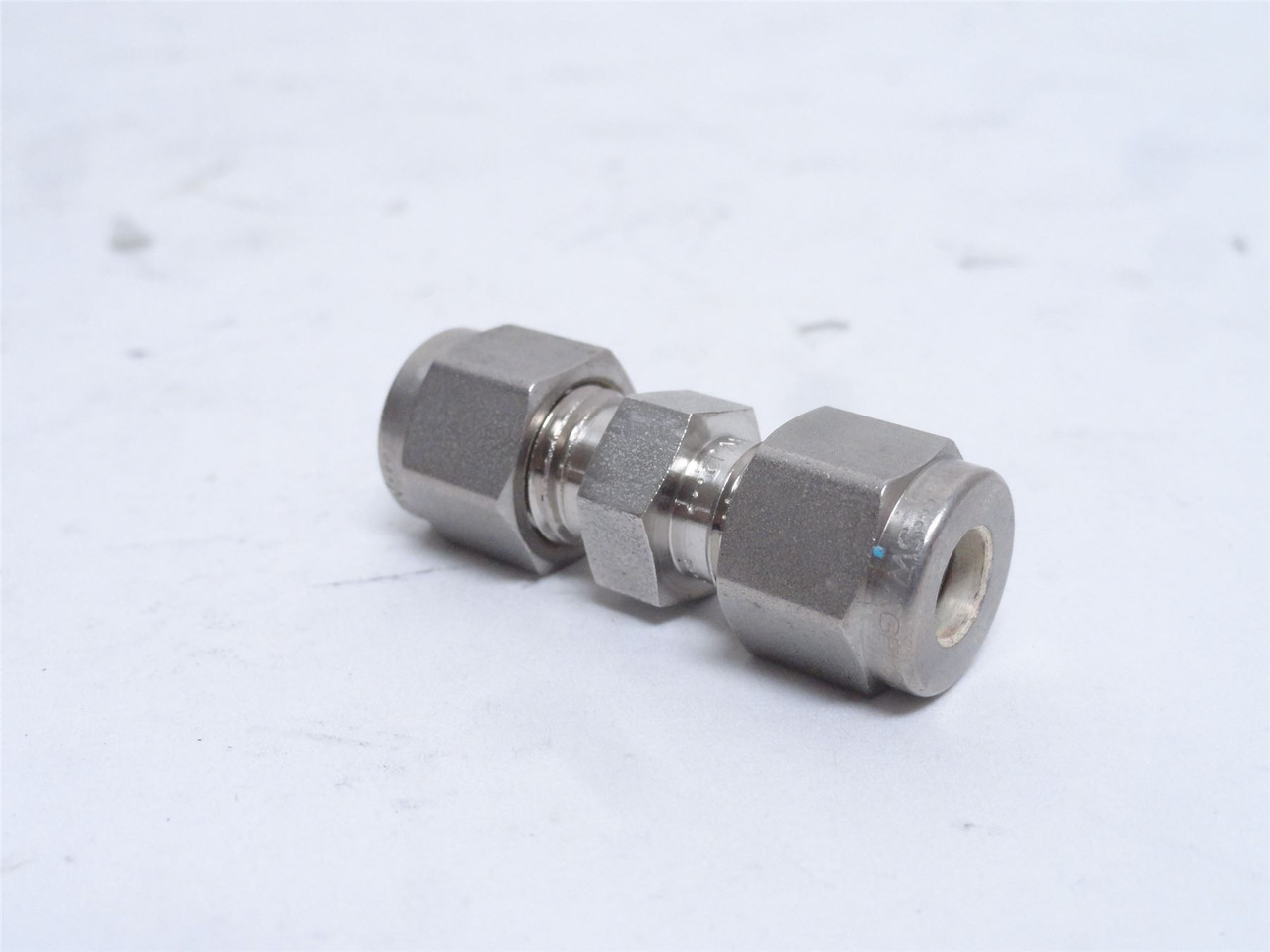 Swagelok SS-400-1-6; Tube Connector SS-316; 1/4" Tube x 3/8NPT