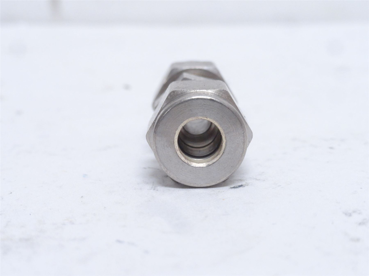 Swagelok SS-400-1-6; Tube Connector SS-316; 1/4" Tube x 3/8NPT