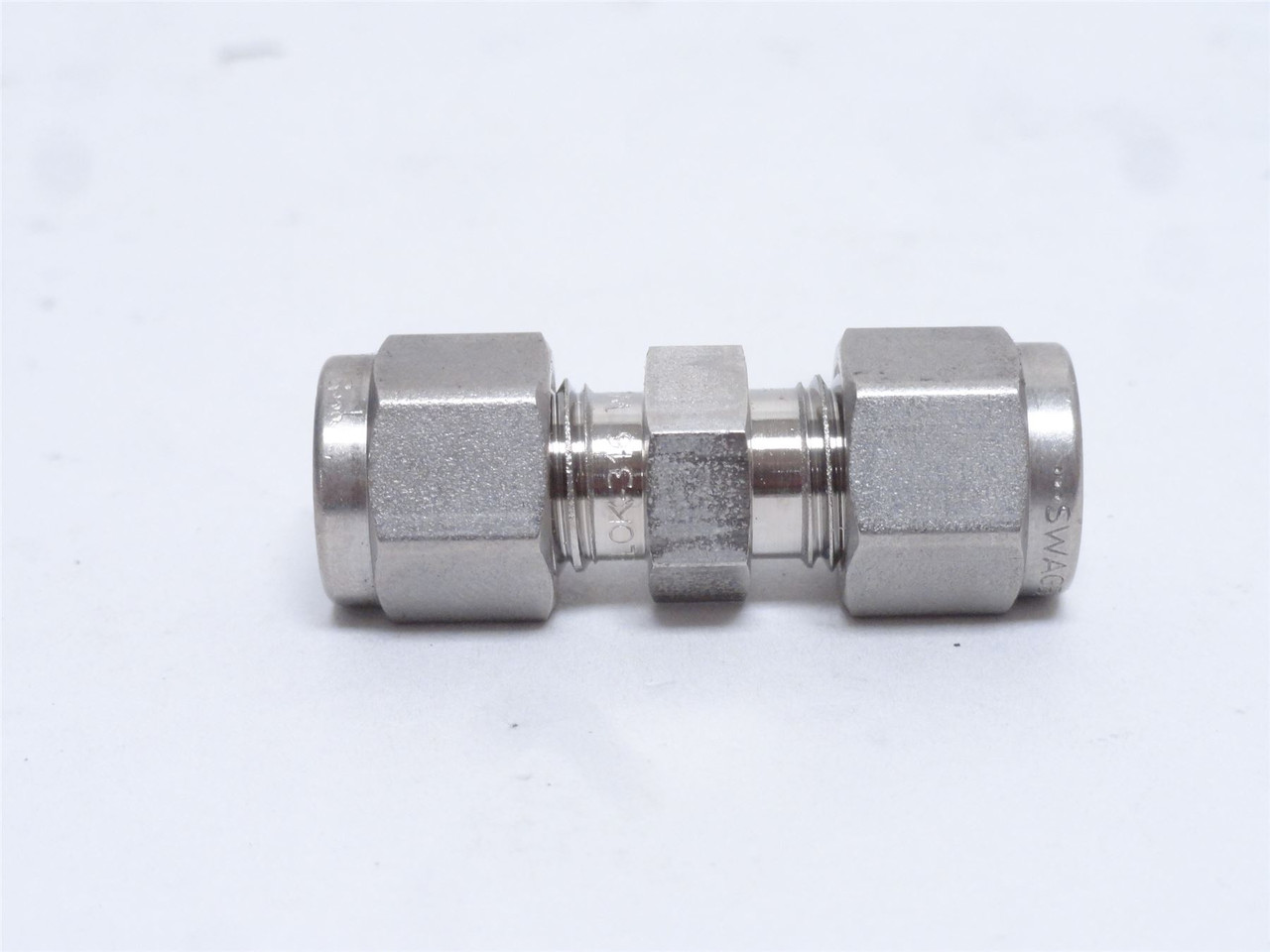 Swagelok SS-400-1-6; Tube Connector SS-316; 1/4" Tube x 3/8NPT