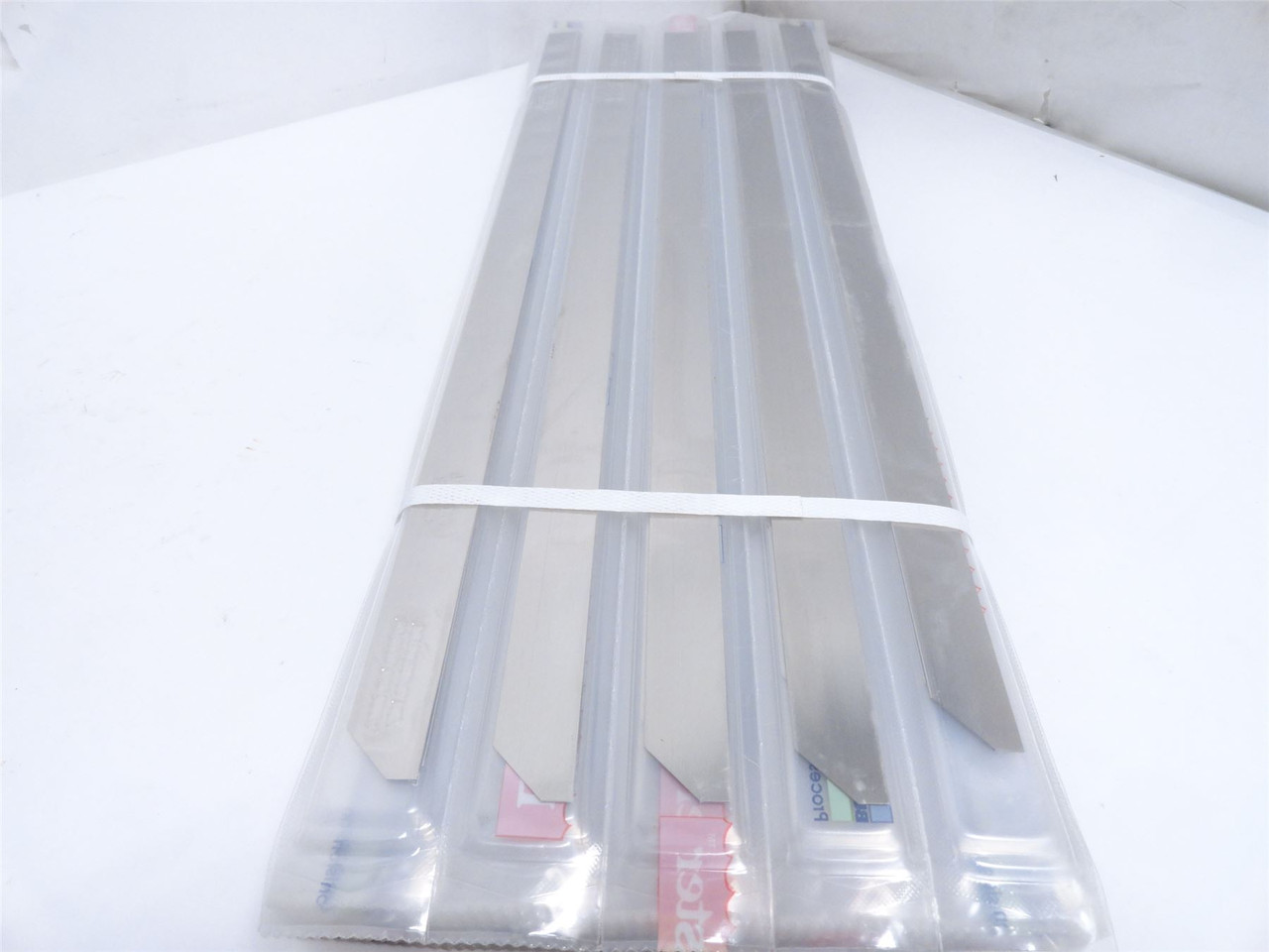 Bunzl 337338-02; Lot-100 NON-Serrated Blades 518mm Long 22mmW