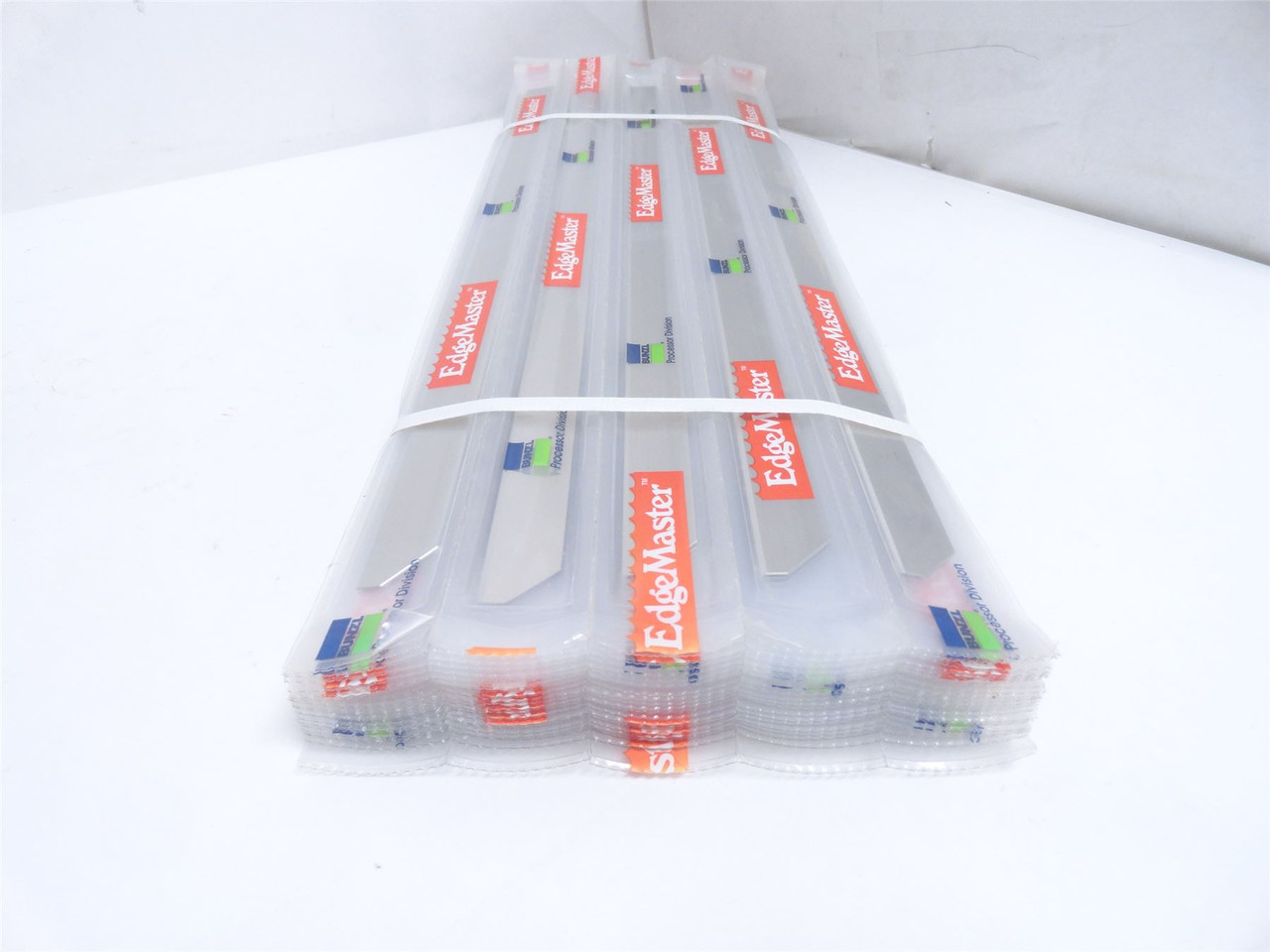 Bunzl 337338-02; Lot-100 NON-Serrated Blades 518mm Long 22mmW