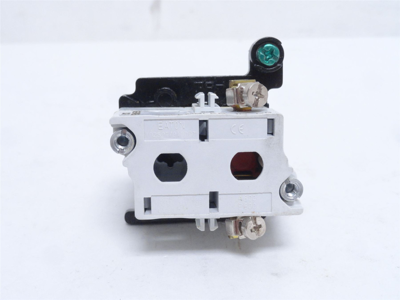 Eaton E34PB251X; Red Flush Mount Push-Button; 1-NC; 30.5mm