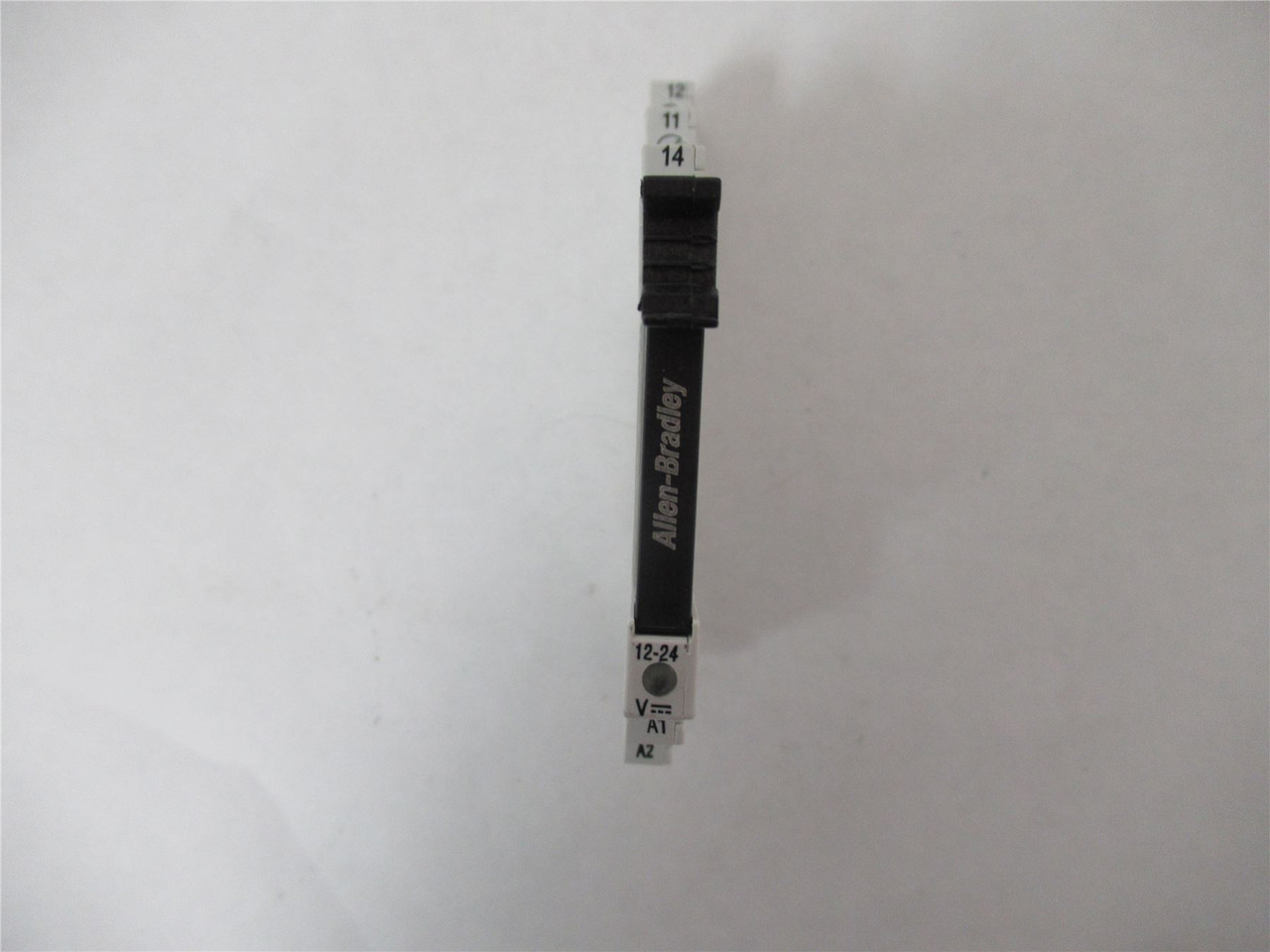 Allen-Bradley 700-HLT1Z ; Relay 24V  700-TBS24 Socket