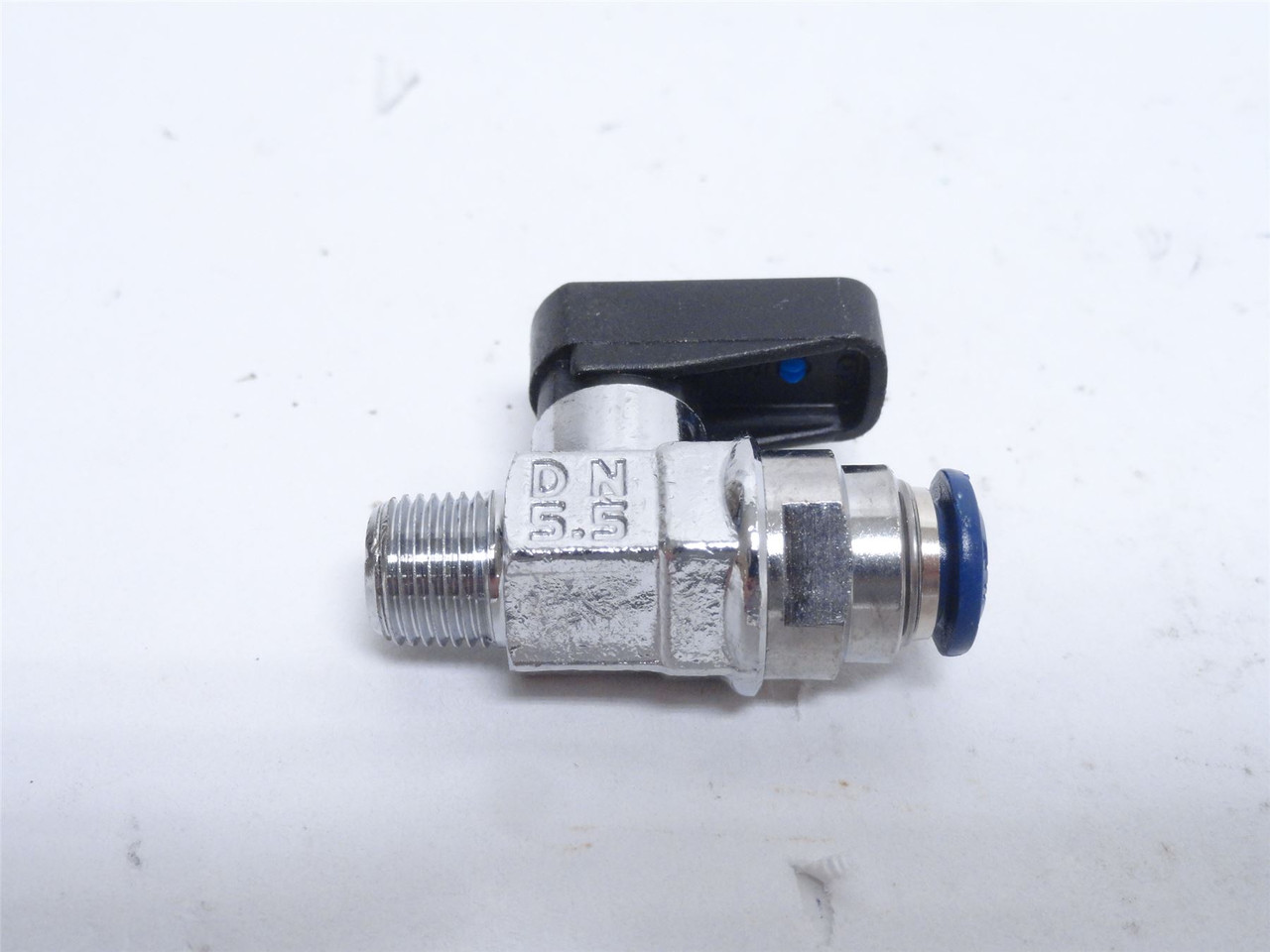 Aignep 86330-04-02; Two-Way Ball Air Valve; 1/8NPT x 1/4" PTC