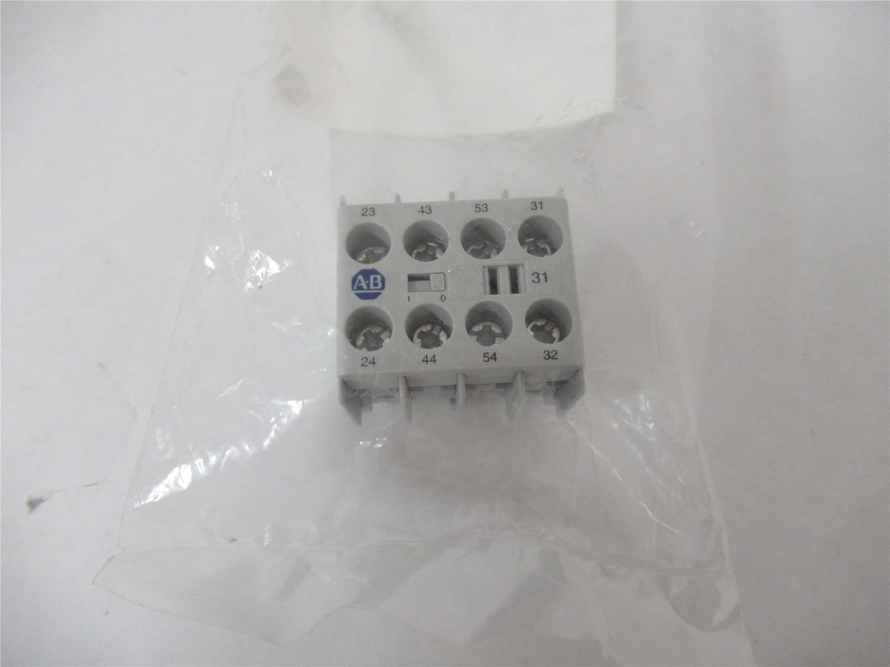 Allen-Bradley 100-KFC31; AuxilaryContactBlock 10V3 NO and 1NC