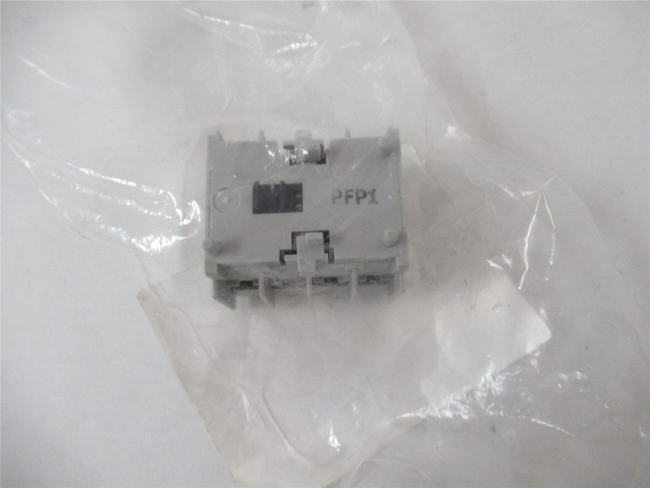 Allen-Bradley 100-KFC31; AuxilaryContactBlock 10V3 NO and 1NC