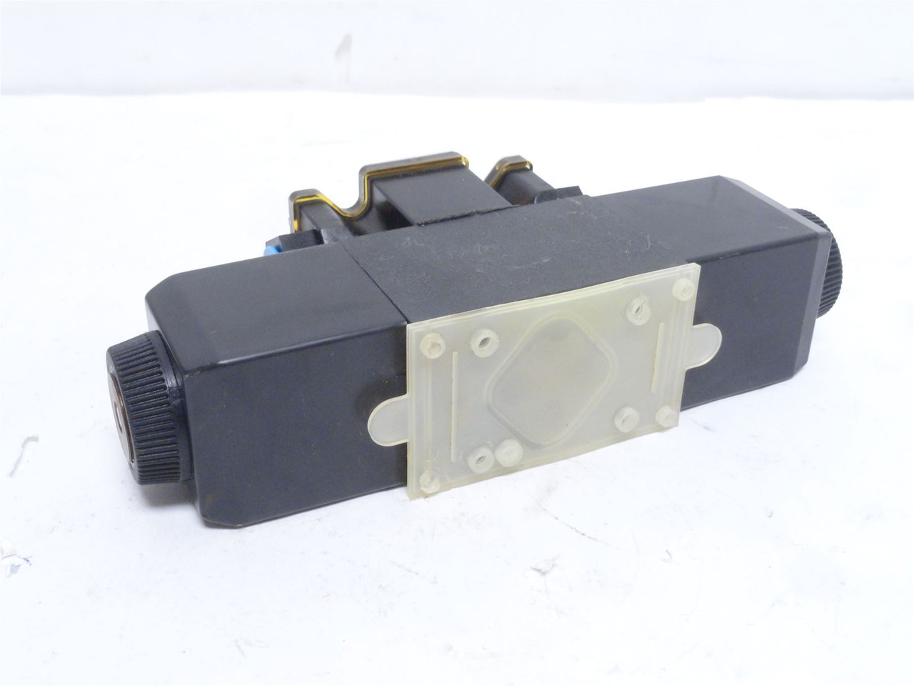 Vickers DG4V-3-6C-M-FW-B6-60; Direction Control Valve 5000PSI