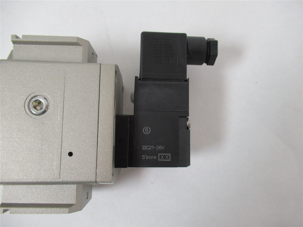 SMC AV4000-04-5DZ-XC6; Solenoid Valve soft start 1/2PT