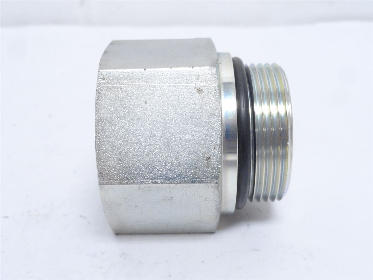 Eaton 2216-20-20S; Straight Adapter; 1-1/4NPT x 1-1/4 BOSS