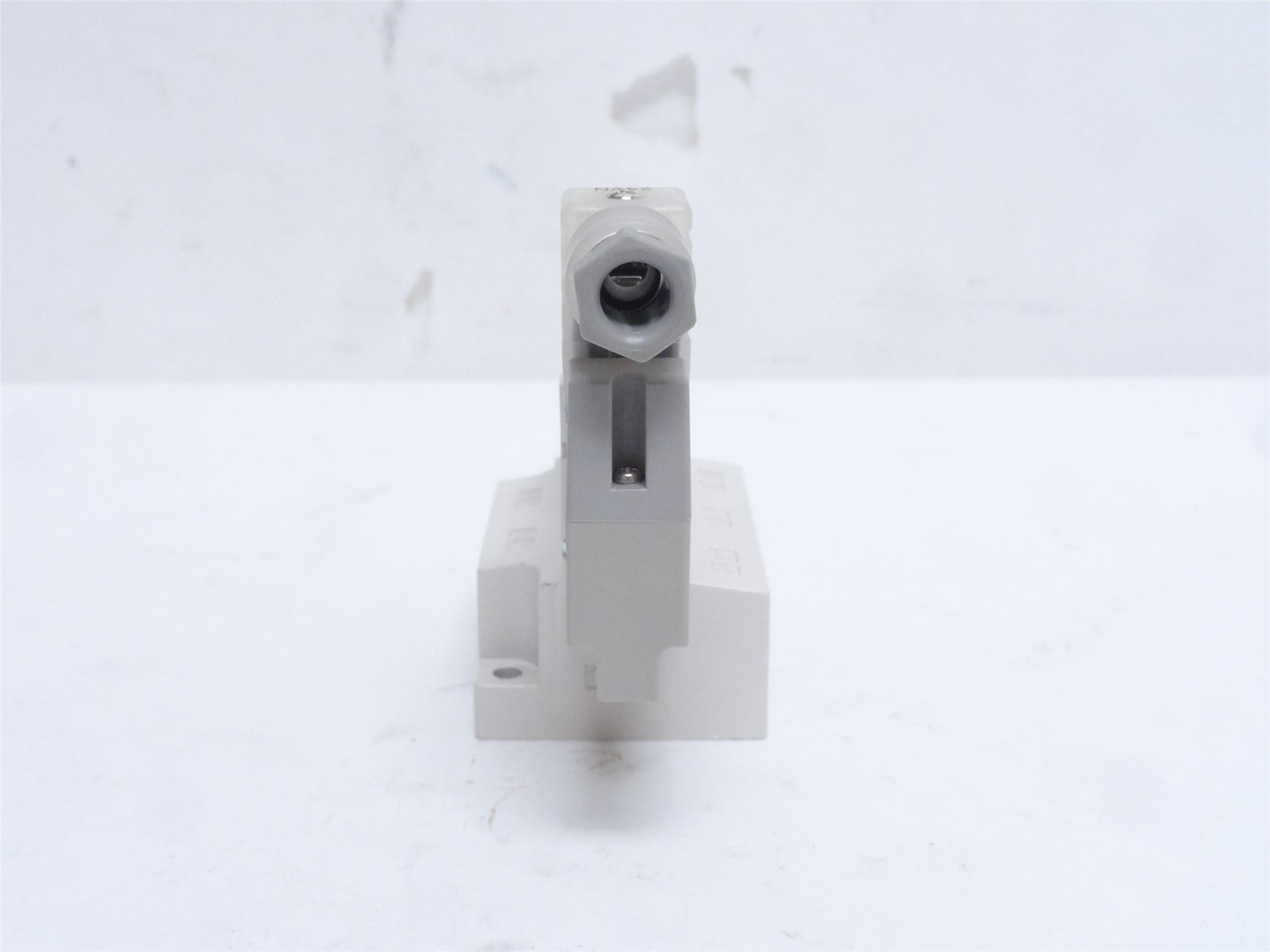 SMC VQZ3150R-5YZ1-02T- Q; Solenoid Air Valve; 0.7MPa; 24VDC