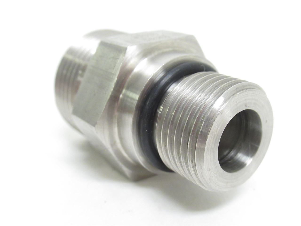 SSP ISST10MST12; Adaptor SS 5/8 Boss x 3/4 ORFS-No Face O-Ring