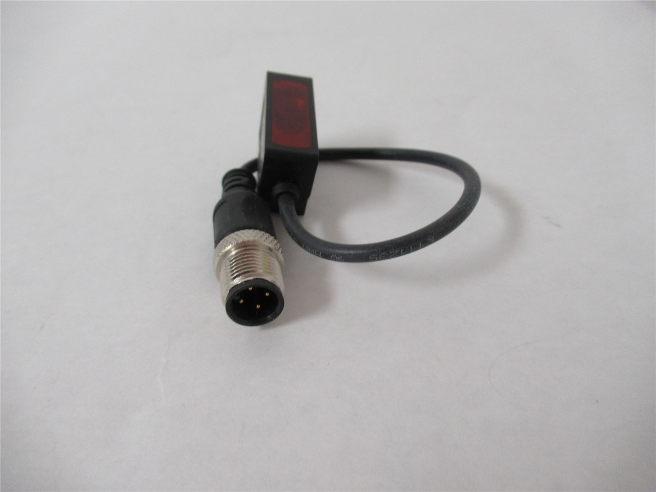 Allen-Bradley 42JT-E8EZB1-F4; Photoelectric Sensor 18 M Range