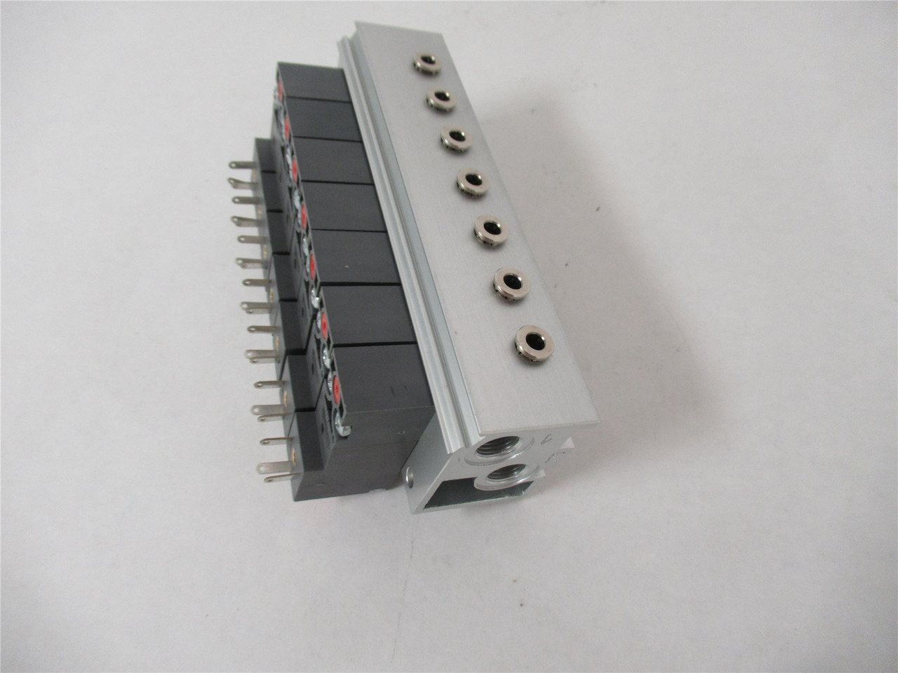 Camozzi P000303-P53; Lot-7 Solenoid Valves on Manifold 24VDC