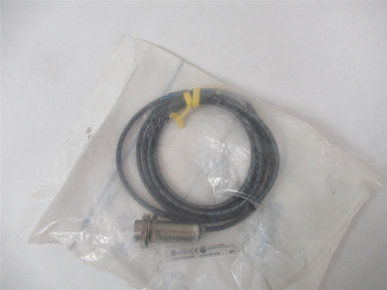 Allen-Bradley 872C-D5NP18-E2; Proximity Sensor 5 MM Range 24V