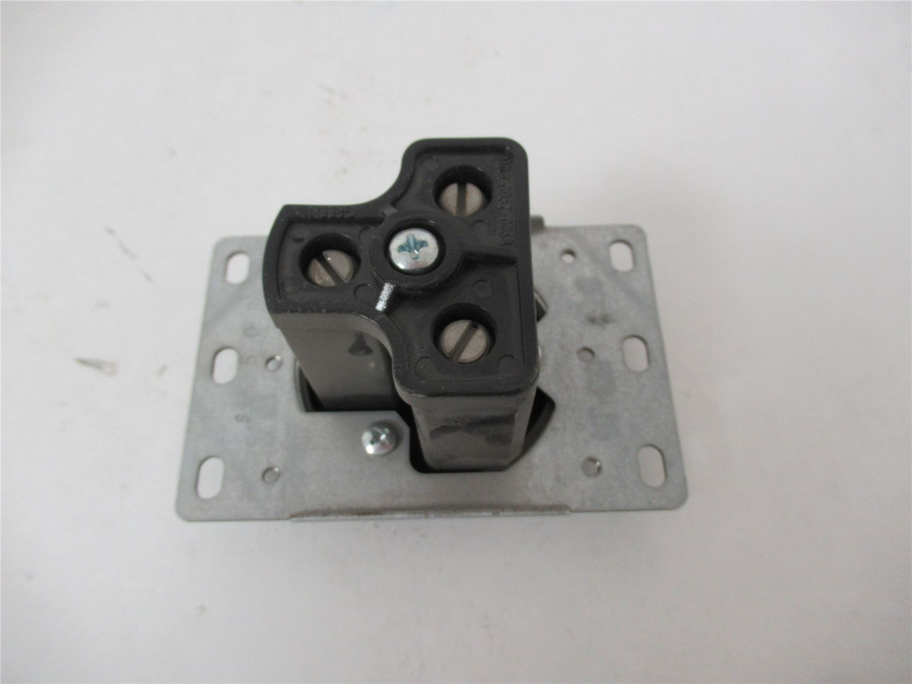 Legrand 3804; Power Outlet 50A 250V Flush Mount 2P 3W